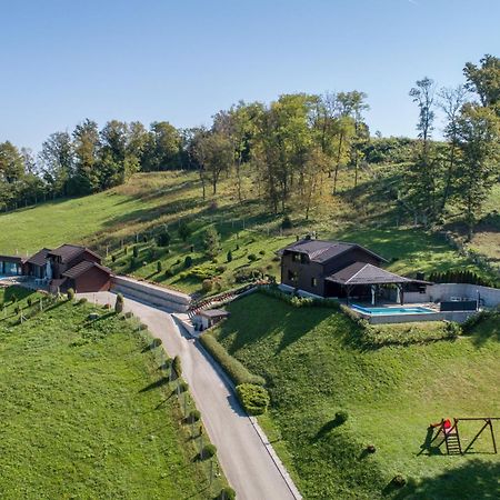 Ville Pacetina Lepajci Bagian luar foto